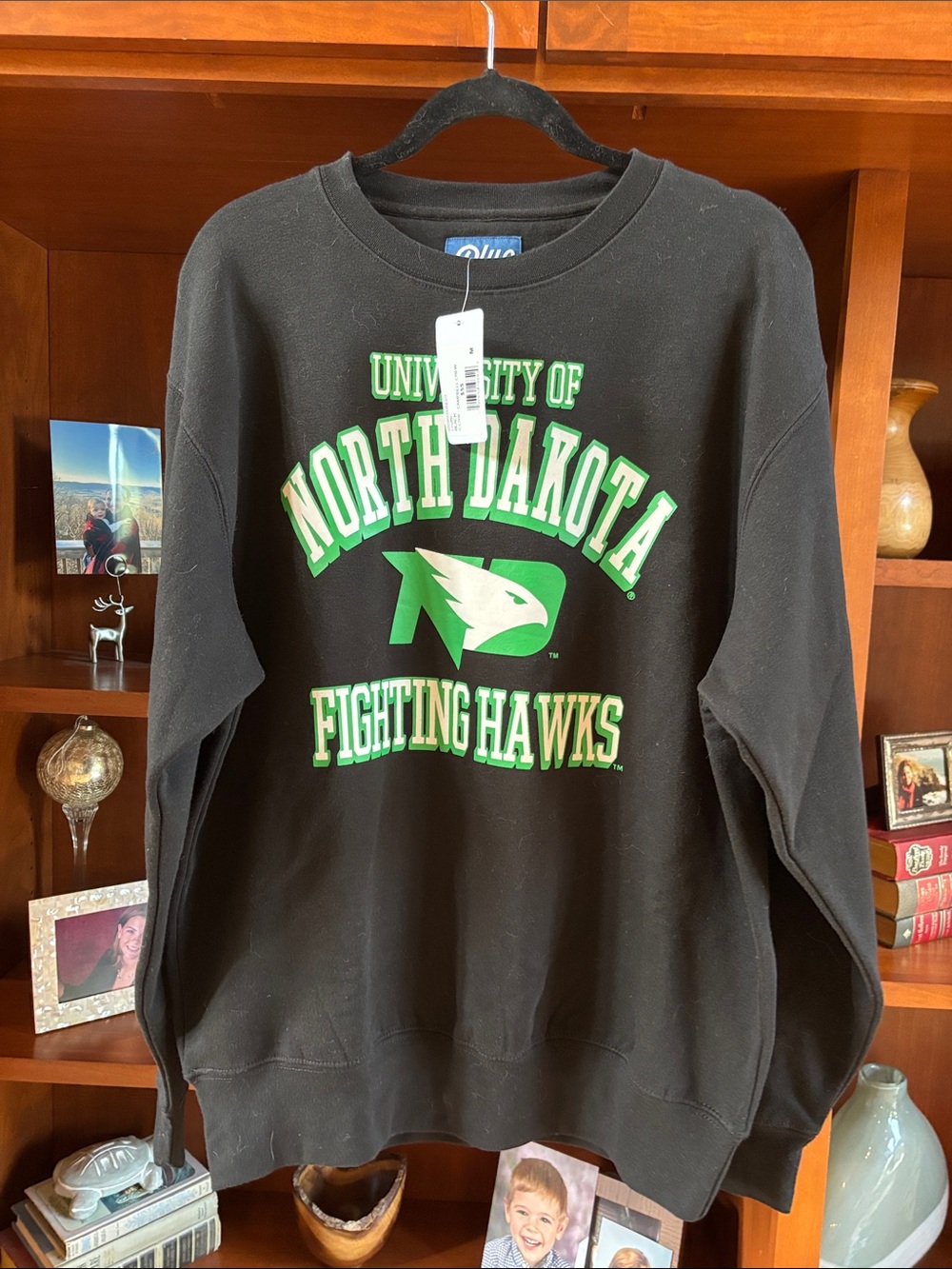 NWT Blue 84 NCAA UND Fighting Hawks Black Campbell Crew Men’s Medium (Large)
